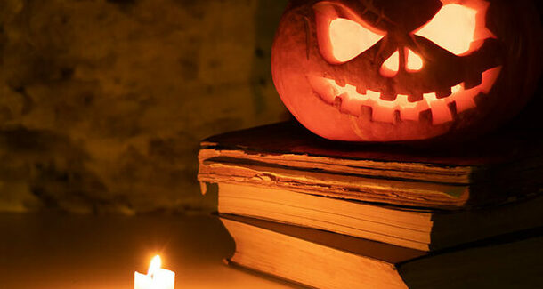 10 книг, которые стоит читать в Хэллоуин
