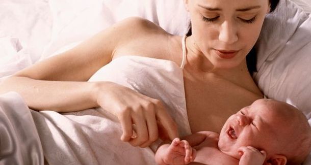 5 причин, по которым малыш не берет грудь (и что с этим делать)