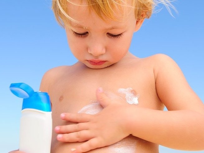 Какой солнцезащитный крем лучше для ребёнка?