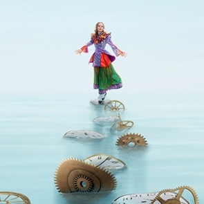 Герои «Алисы в Зазеркалье» отпразднуют 145-летие сказки спектаклем на льду