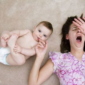 ВИДЕО: Почему на самом деле мамы не высыпаются