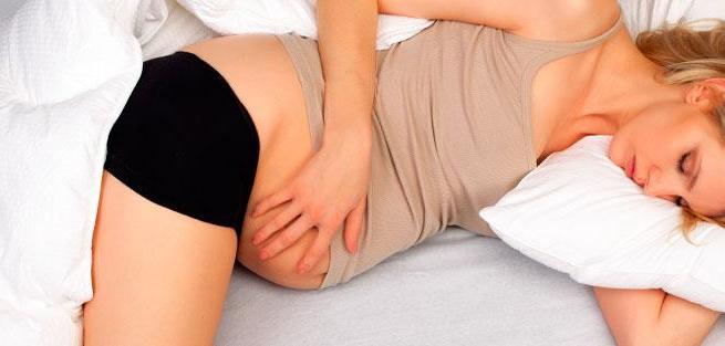 Как правильно спать во время беременности?