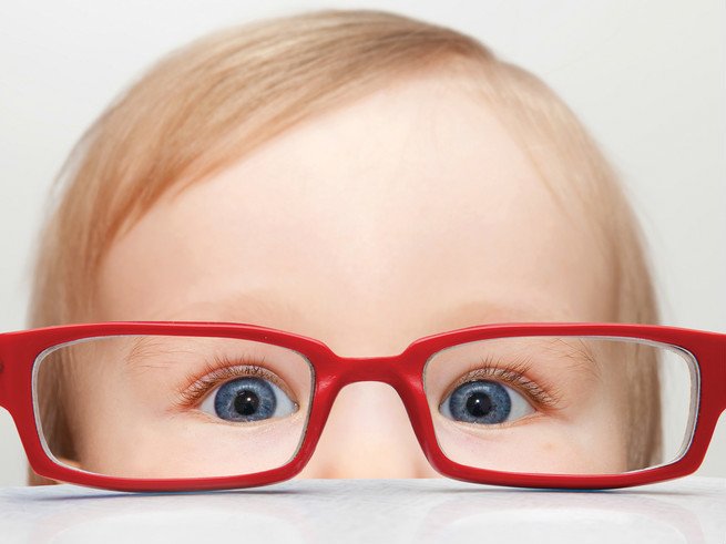 Зрение у младенцев: этапы развития, скиаскопия