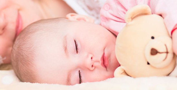 Плюсы и минусы совместного сна с ребёнком