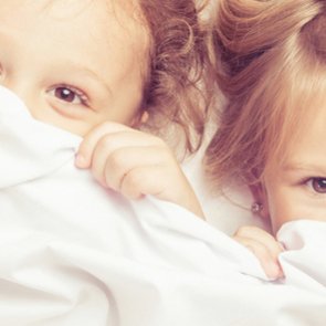 Как уложить спать двоих детей сразу
