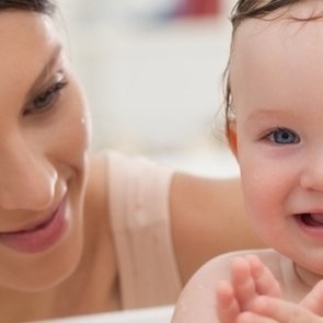 Как подмывать новорожденную девочку